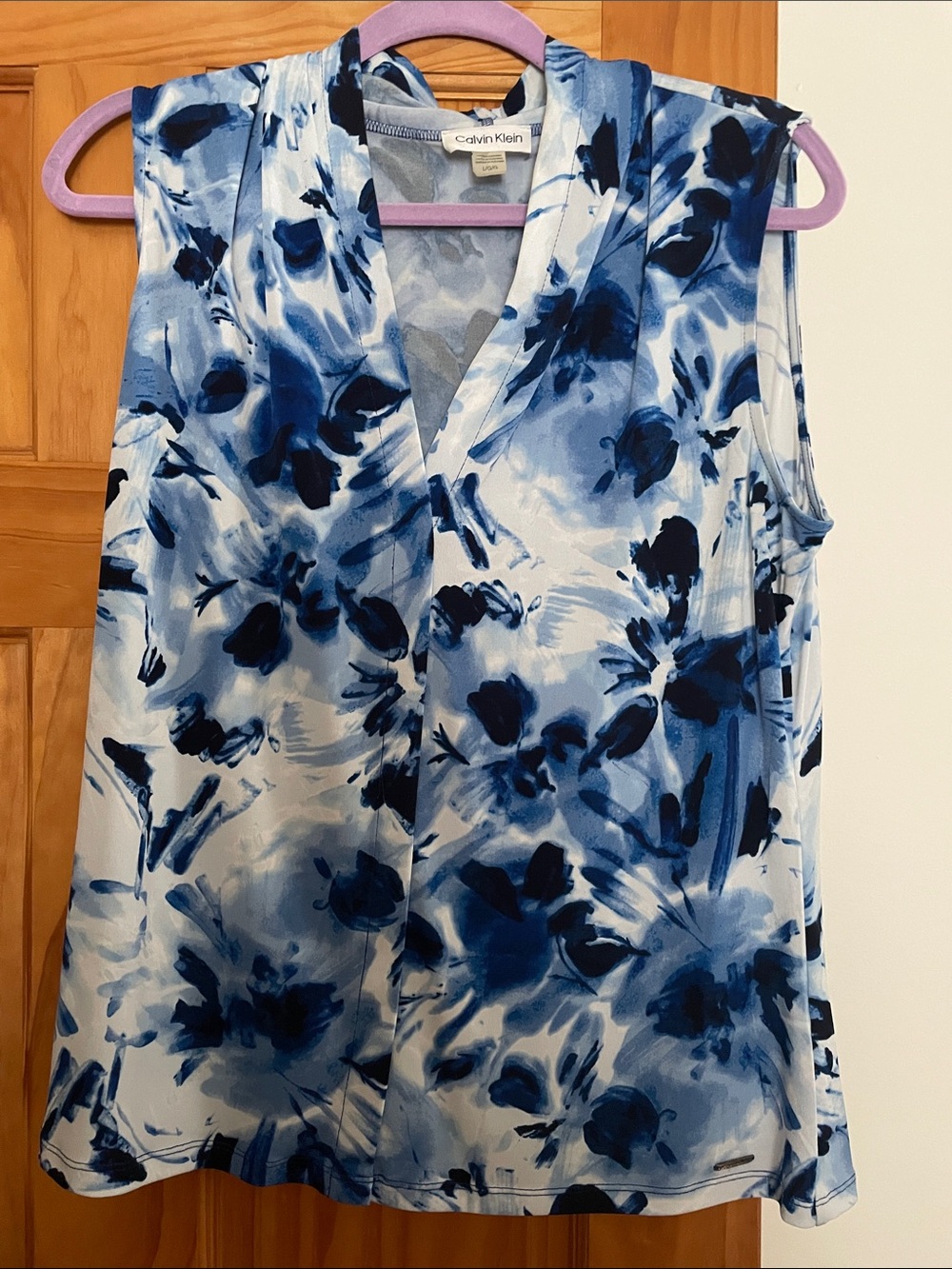 Calvin Klein Blue Floral Sleeveless V-Neck Shell